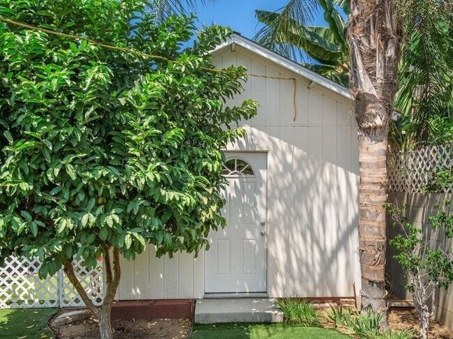 Building Photo - Single-Story 3BR Home with Permitted ADU, Private Yard & Cul-De-Sac Location – Van Nuys