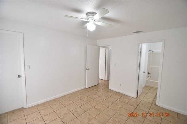 Building Photo - 6618 N Church Ave