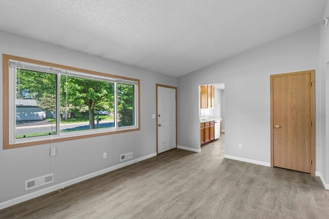 Building Photo - 14840 Dallara Ave