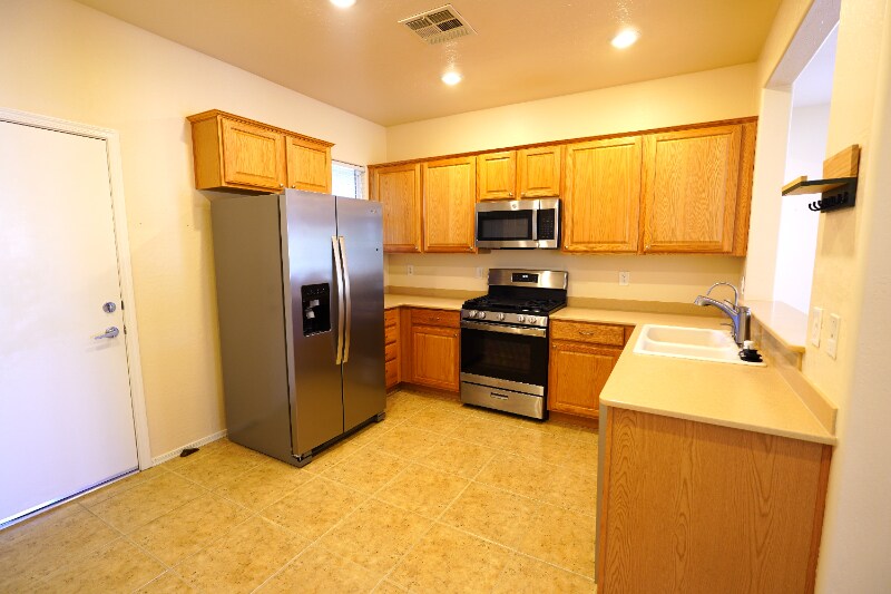 Building Photo - 2558 Divine Sky Dr