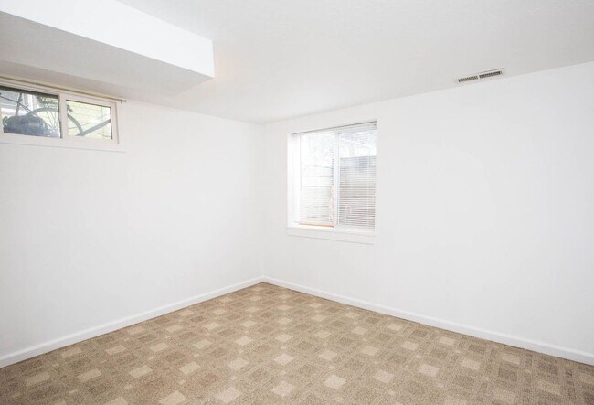 Building Photo - 2134 S 13th St W