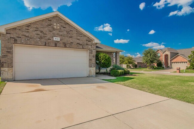 Building Photo - COMING SOON! Corner lot home in a quiet cu...