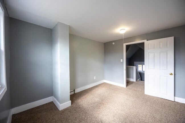 Building Photo - 2257 E 80th St