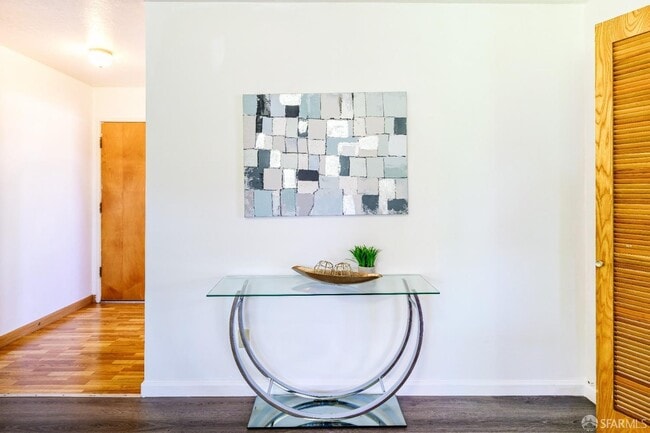 Building Photo - 4301 Hillview Dr