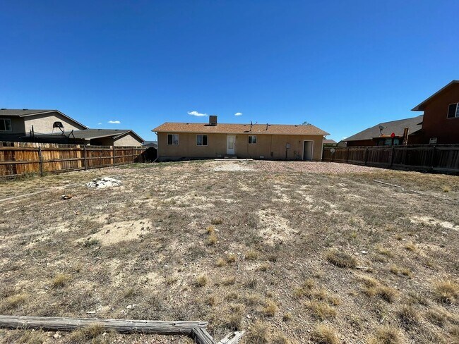 Building Photo - 429 S Oak Creek Dr