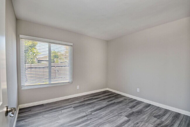 Building Photo - Single Story, Large Corner Lot with Pool p...