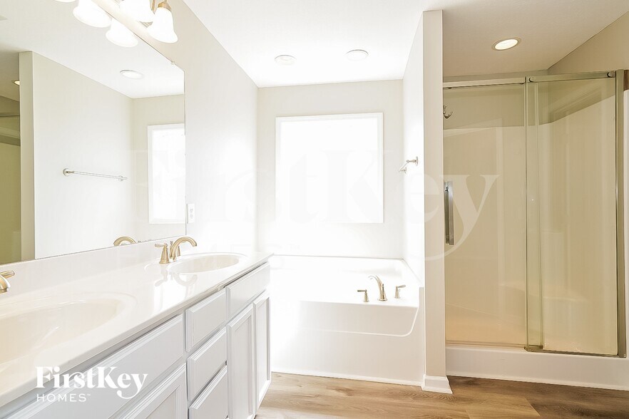 Building Photo - 844 Cherry Blossom Ln