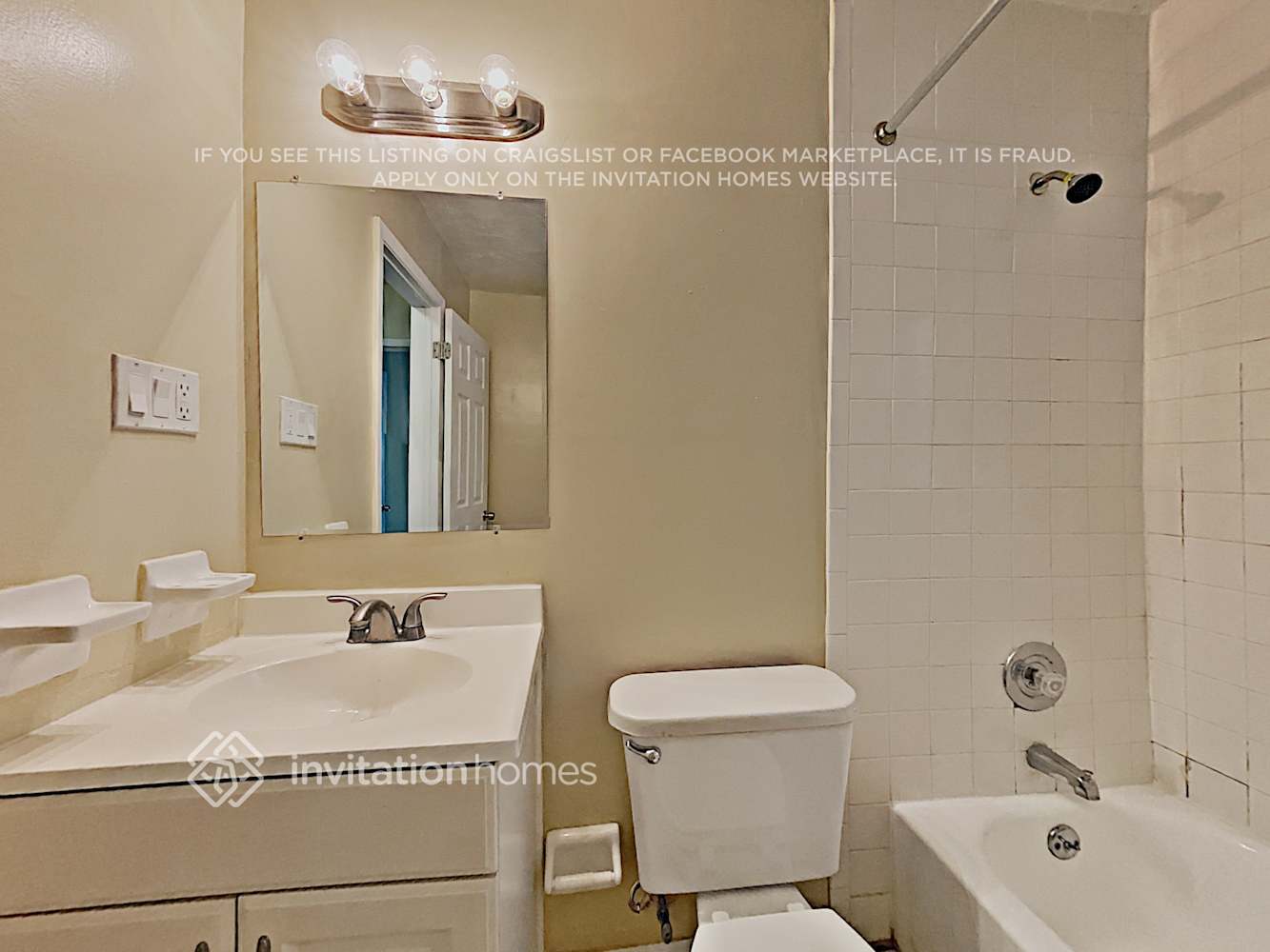 Building Photo - 4440 Porpoise Dr SE