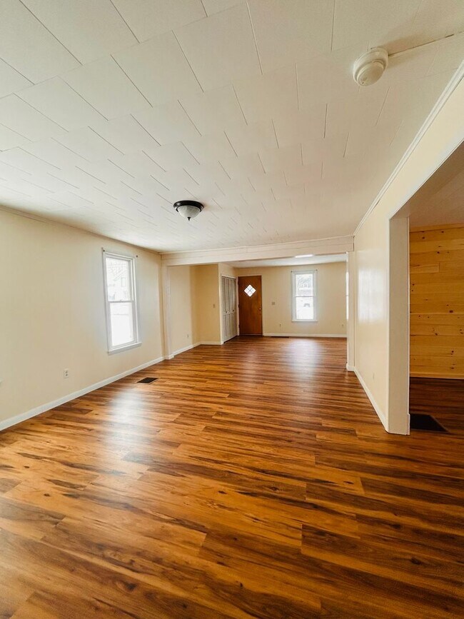 Building Photo - Village of West Carthage 3-4 Bedroom / 1.5 Bath Home