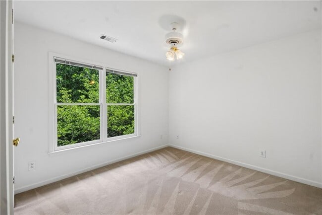 Building Photo - 270 Edwardton Ct
