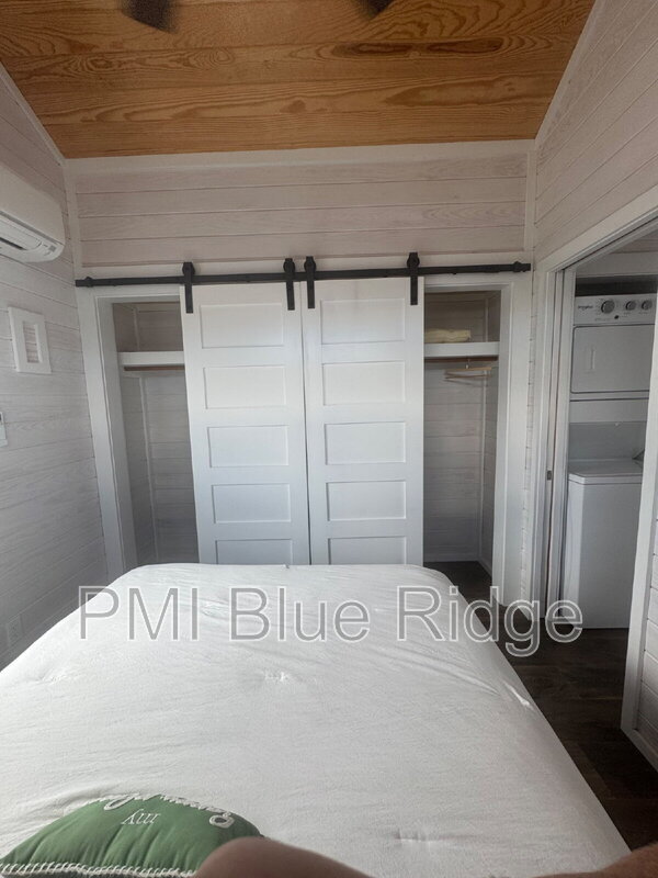 Building Photo - 57 Breezy Mdw Ln