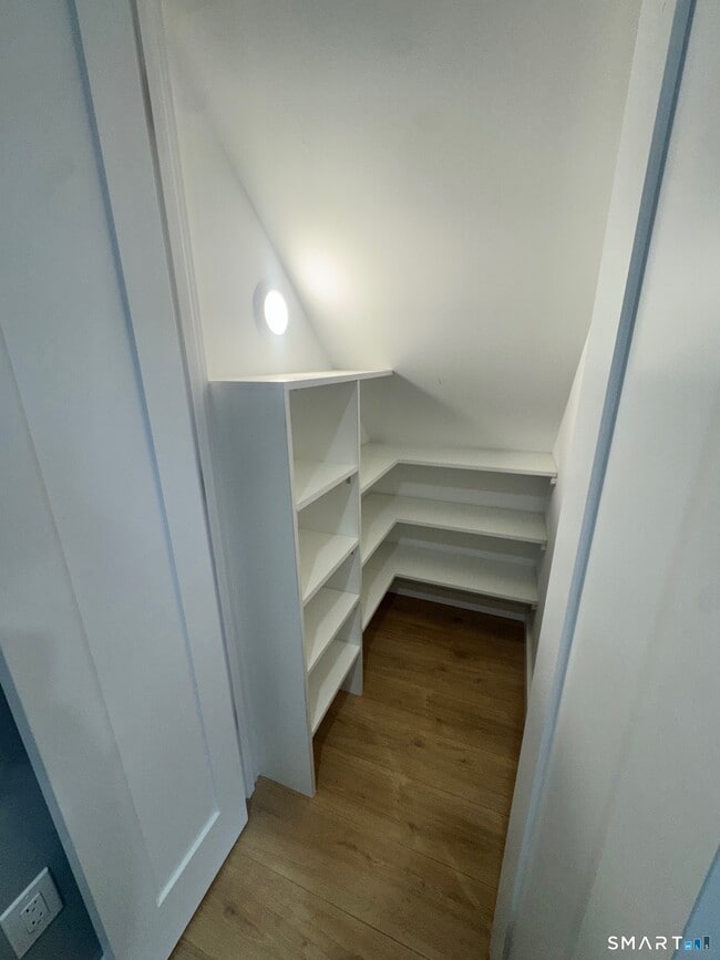 Building Photo - 417 Poplar St