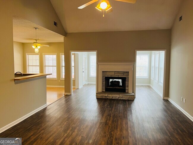 Building Photo - 50 Rock Mill Ct