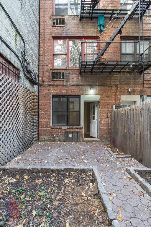 Building Photo - 145 E 26th St