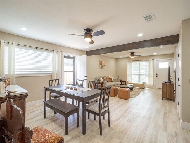 Building Photo - 8314 Bowling Green Dr