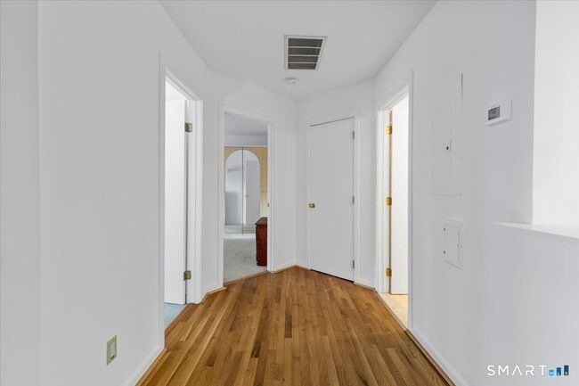 Building Photo - 13 Harbour Close