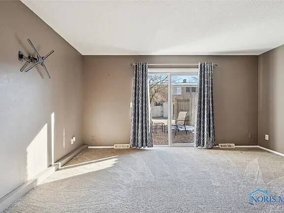Building Photo - 4902 Wickford Dr E