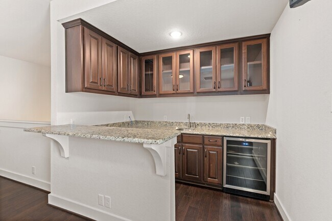 Building Photo - 4008 Canaleta