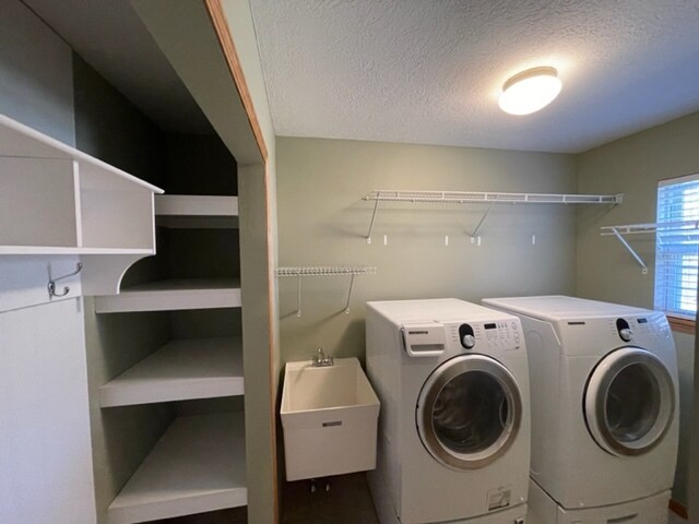 Building Photo - 5892 Glen Eagles Dr