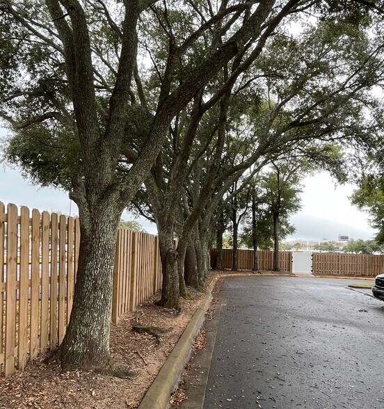 Building Photo - 5001 Grande Dr