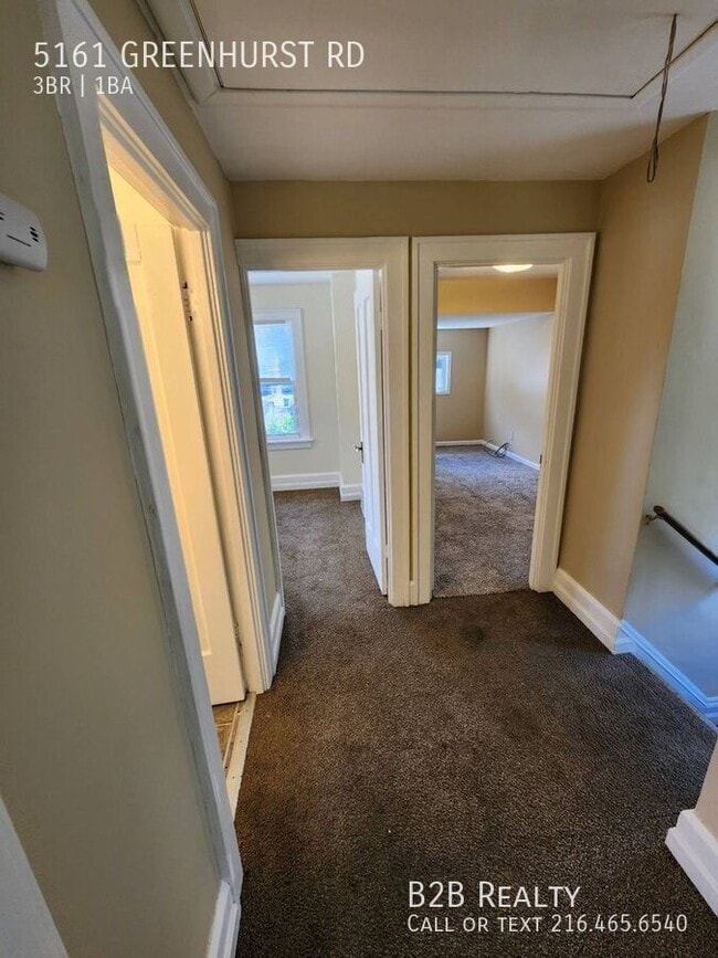 Building Photo - 5161 Greenhurst Dr