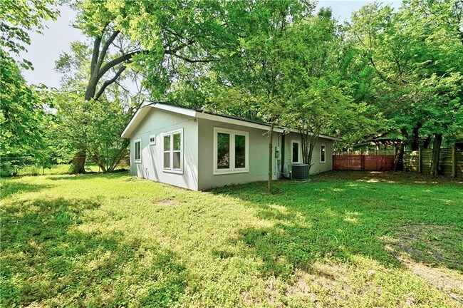 Building Photo - 1504 Robert Weaver Ave