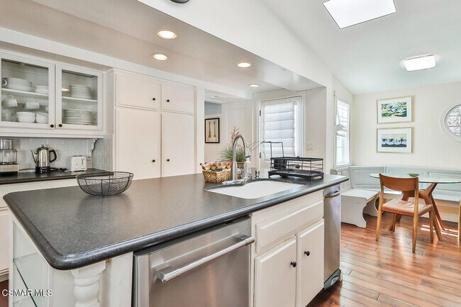 Building Photo - 31944 CA-1