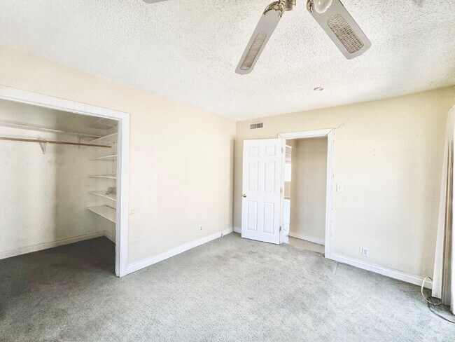 Building Photo - 2-bedroom, 2-bathroom Home Nestled in the ...