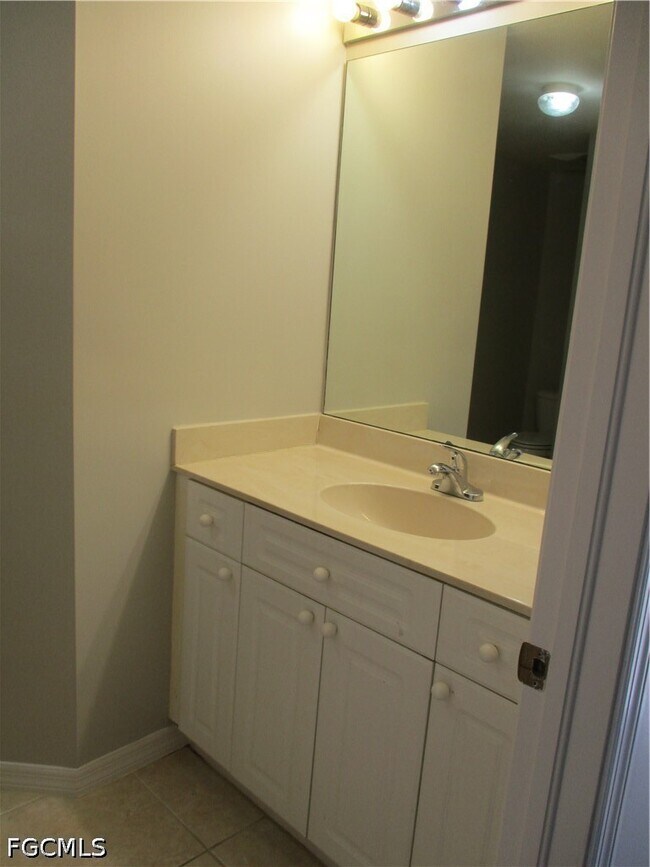 Building Photo - 4330 SW 7th Pl