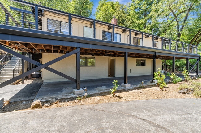 Building Photo - 24 El Rey Rd