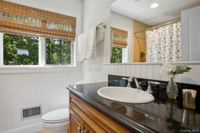 Building Photo - 8 Indian Pipe Dr