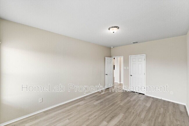 Building Photo - 7126 Mesa Cliffs