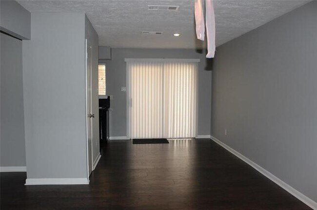 Building Photo - 17122 Blackhawk Blvd