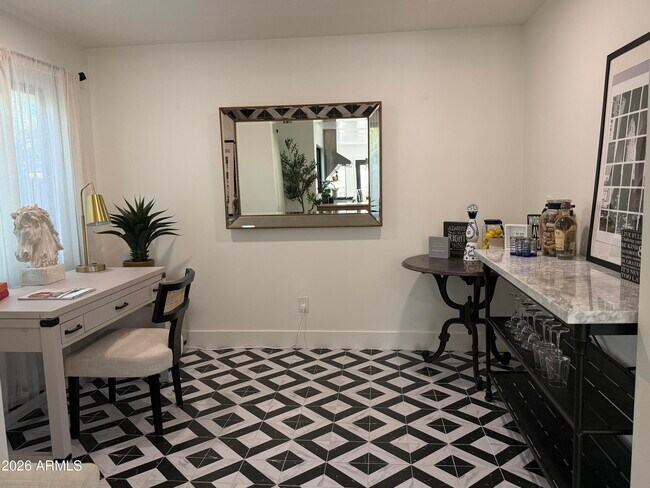 Building Photo - 7330 E Las Palmaritas Dr