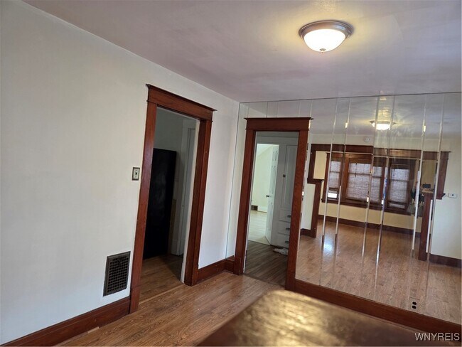 Building Photo - 212 Newburgh Ave