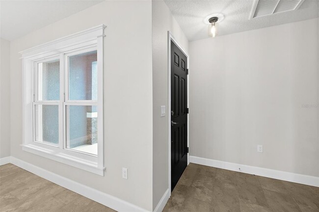 Building Photo - 86 Laramie Dr