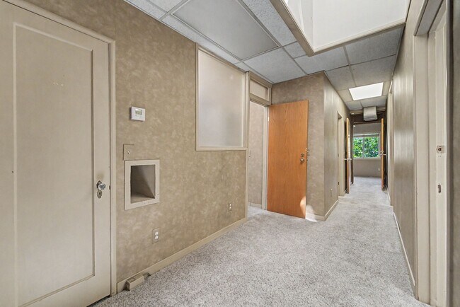 Building Photo - 1113