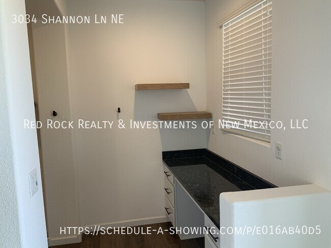Building Photo - 3034 Shannon Ln NE