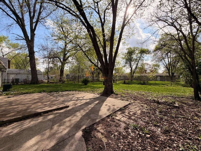 Building Photo - 774 Fox River Rd