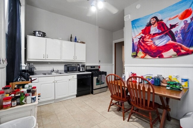 Building Photo - 6 bed/2 bath on Wheeler St., Mins. from UC for Only $650/pp ($3900/mo)!