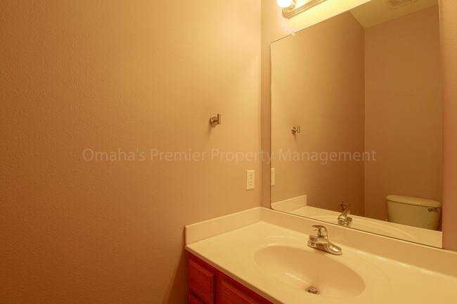 Building Photo - $1,022.50 Off Deposit! Pet Friendly, Spaci...