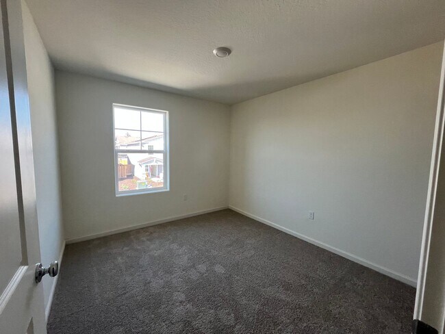 Building Photo - Beautiful brand NEW home for rent in Tulare, Ca