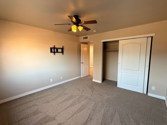 Building Photo - Cozy Flagstaff Rental