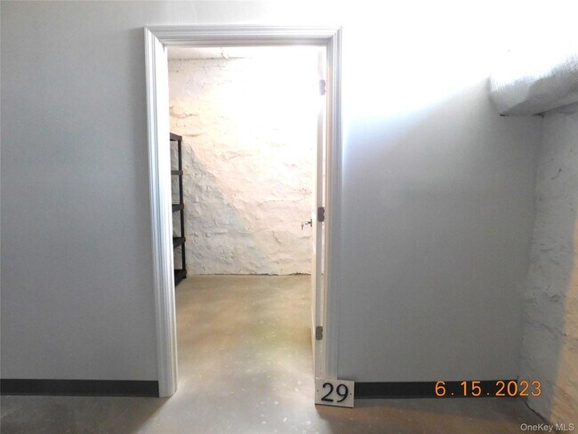 Building Photo - 27 Fremont St