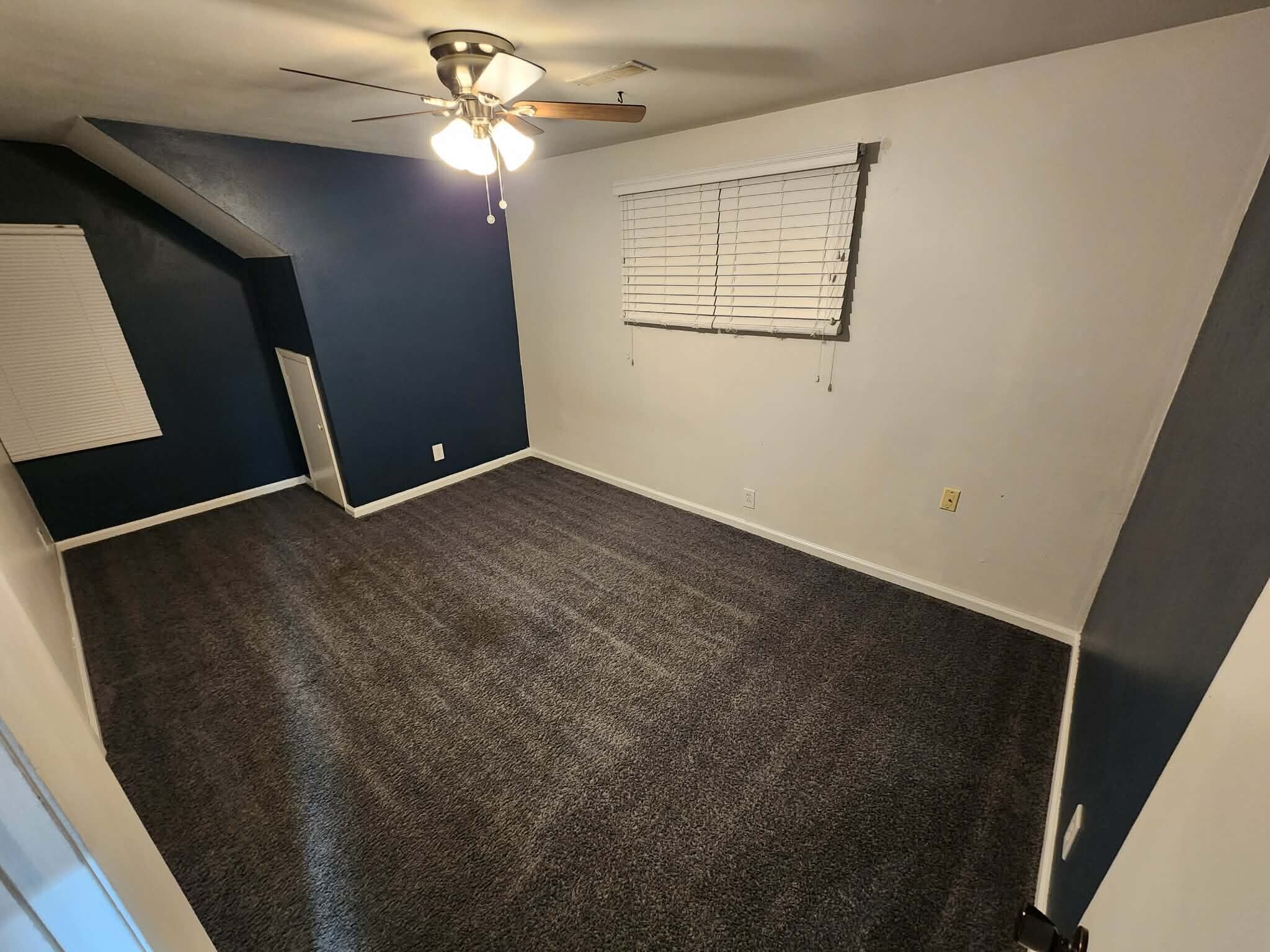 Building Photo - 2555 S 68th St