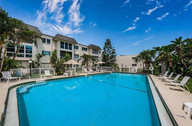 Building Photo - 4595 Chancellor St NE