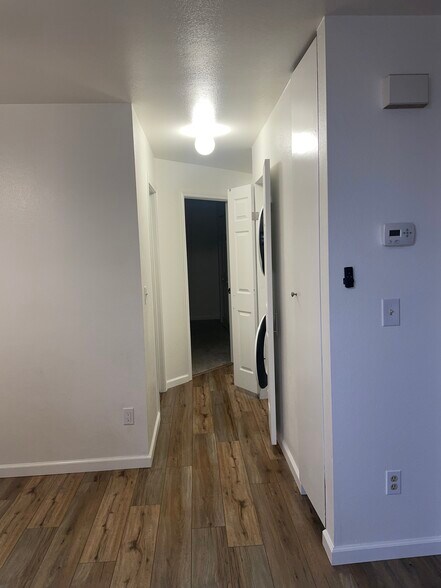 Building Photo - 1102 Broaddus St