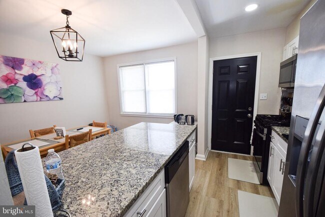 Building Photo - 1629 Searles Rd
