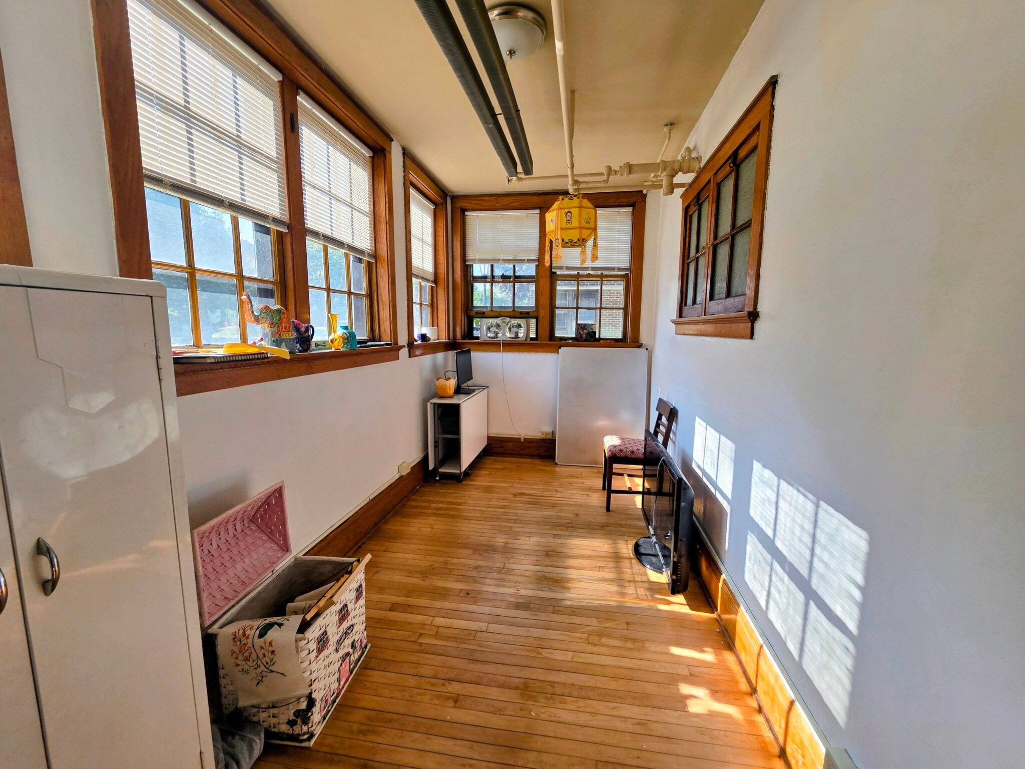 Building Photo - 2537 N Downer Ave
