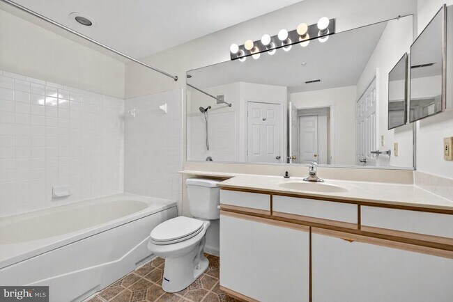 Building Photo - 3109 River Bend Ct